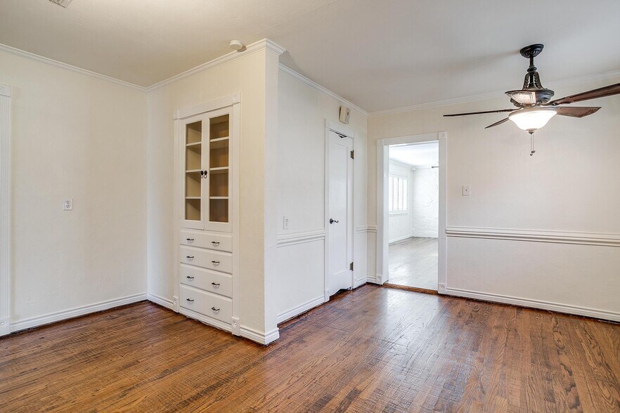More Photos Of 113 N Tarrant St, Crowley Office For Sale