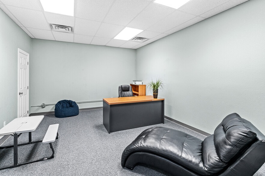 More Photos Of 4 Avis Ave, Pueblo Office For Lease