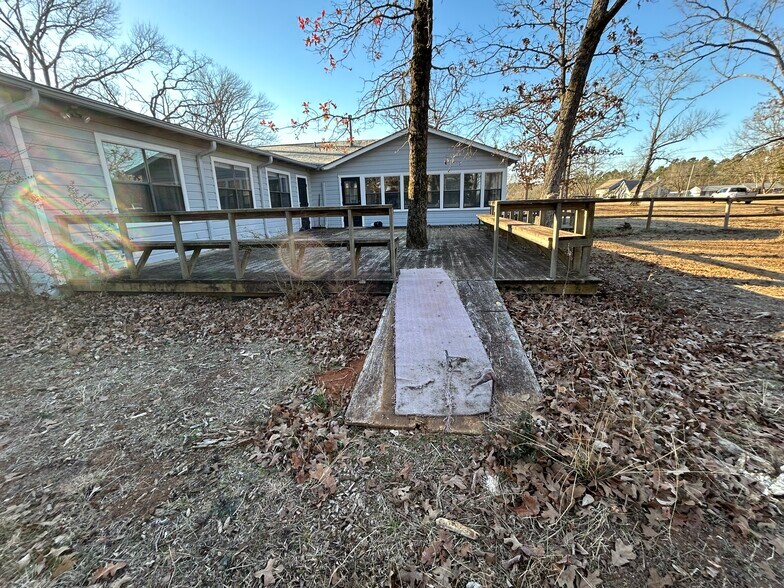 More Photos Of 2003 E US Highway 84, Palestine Office For Sale