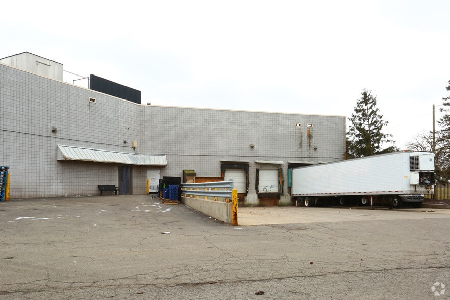 More Photos Of 7900-8000 Outer Rd, Detroit Unknown For Lease