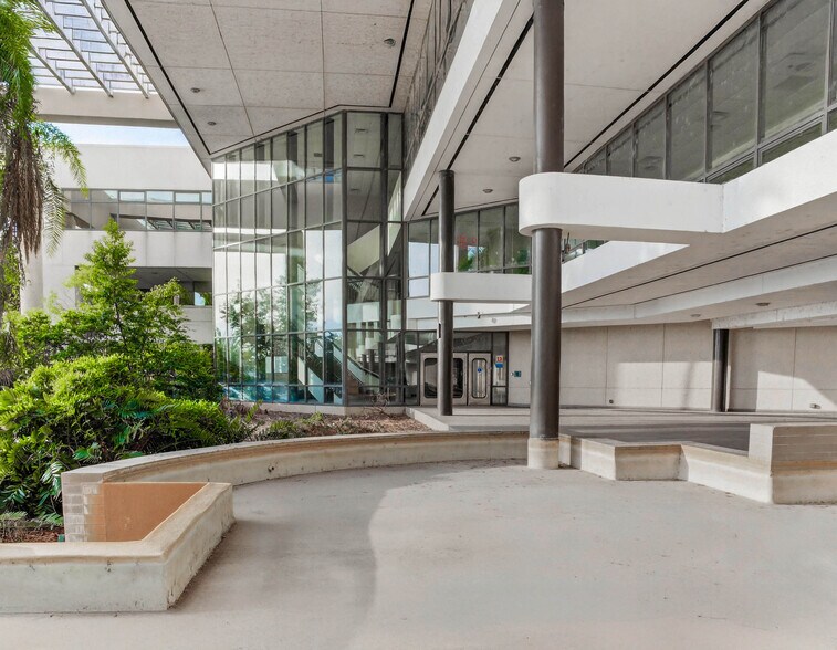 More Photos Of 555 Lake Border Dr, Apopka Office For Sale