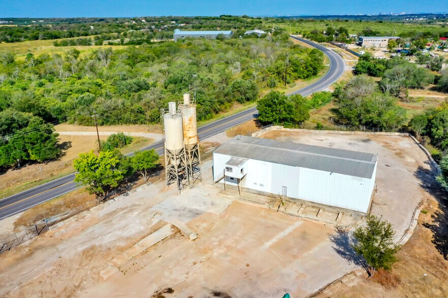 More Photos Of 8000 Dee Gabriel Collins Rd, Austin Warehouse For Sale