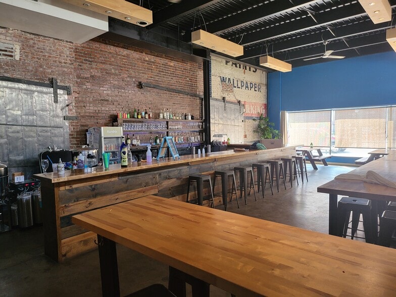 More Photos Of 1735 Oak St, Kansas City Restaurant For Lease