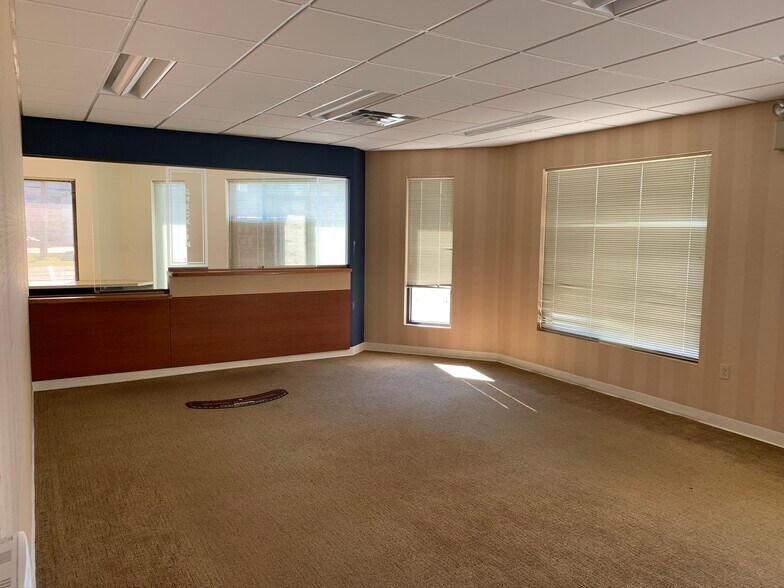 More Photos Of 208 Kevin Ln, Brodheadsville Medical For Lease