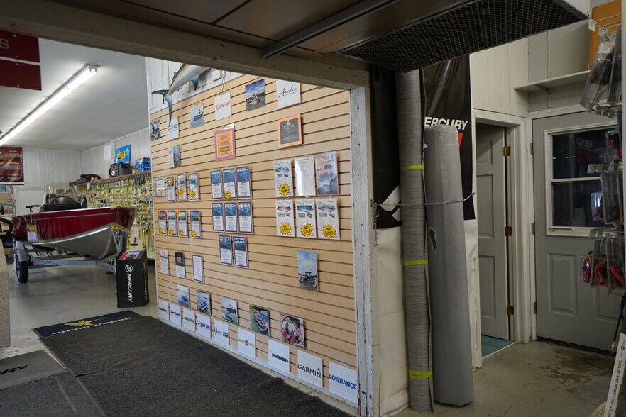 More Photos Of 1822 Hooksett Rd, Hooksett Specialty For Sale