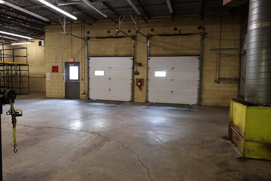 More Photos Of 2204-2230 Erie Blvd, Syracuse Manufacturing For Lease