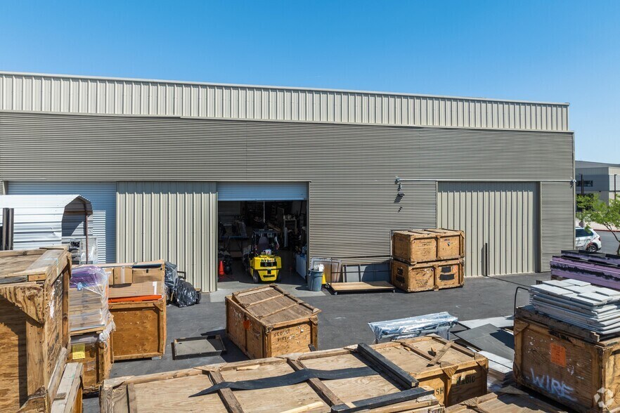 More Photos Of 5470 Stephanie St, Las Vegas Warehouse For Lease