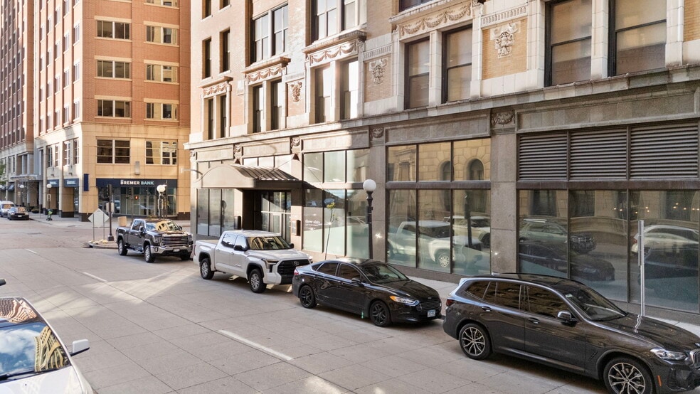 More Photos Of 360 Saint Peter St, Saint Paul Apartments For Lease