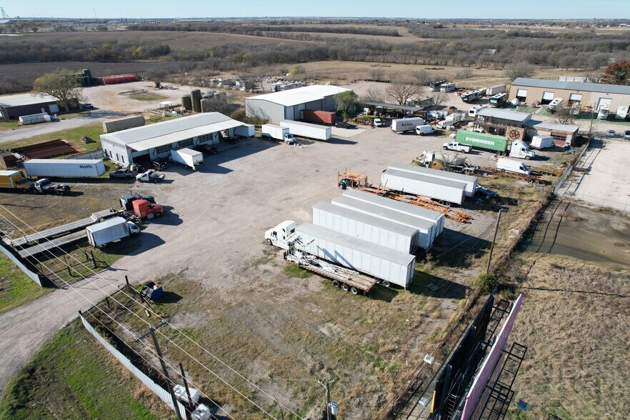 More Photos Of 9701 E Highway 67, Alvarado Service For Sale