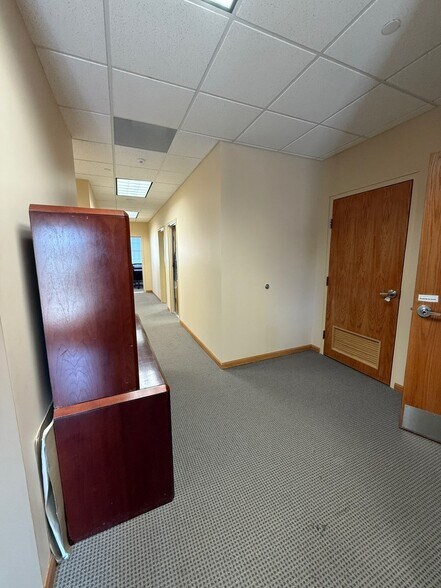 More Photos Of , La Plata Office For Sale