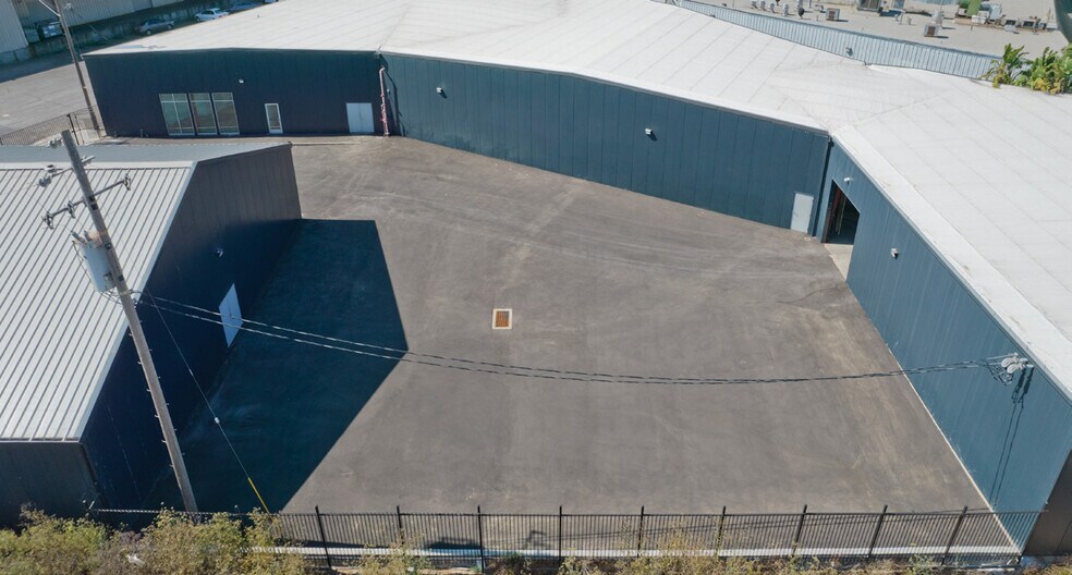 More Photos Of 1908-1950 Innes Ave, San Francisco Distribution For Sale