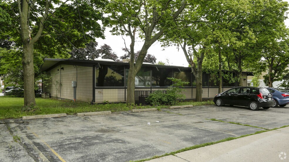 More Photos Of 6830 W Villard Ave, Milwaukee Office For Sale