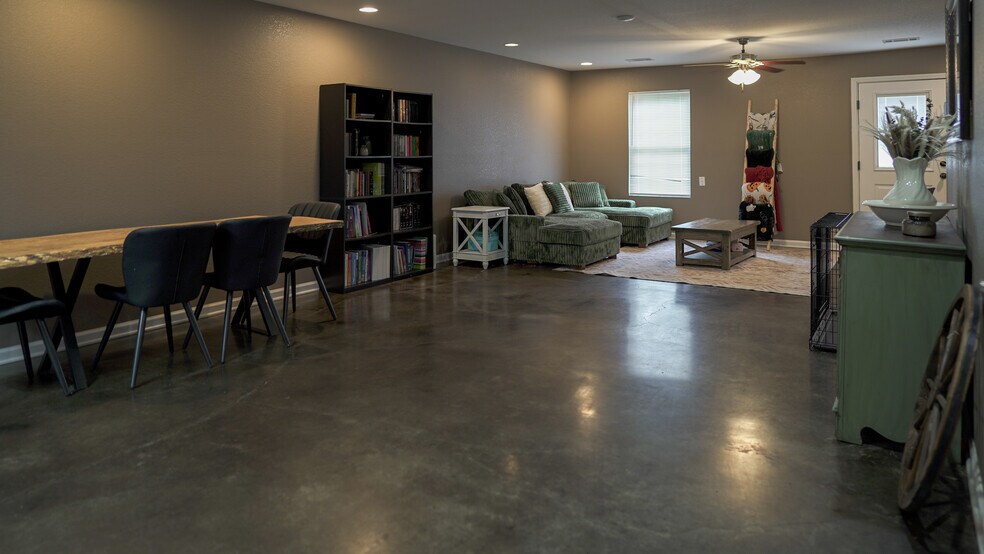 More Photos Of 2500 Ridgeland Cir, Pocahontas Apartments For Sale