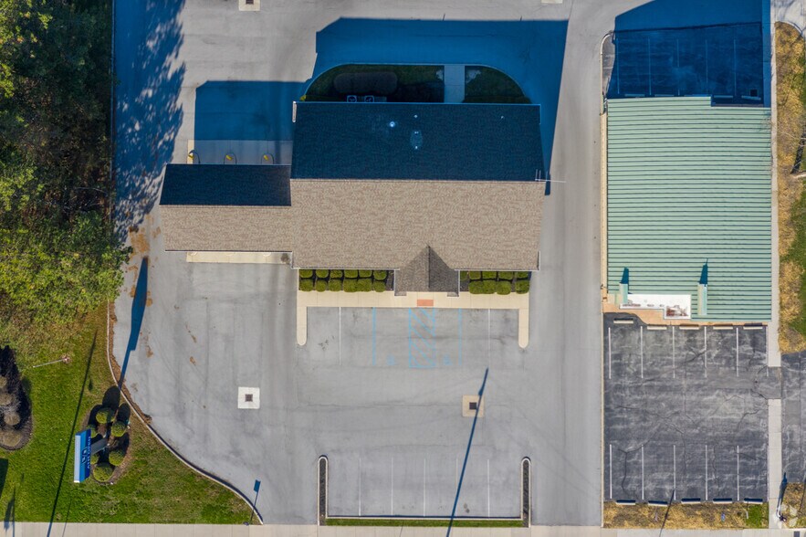 More Photos Of 1412 S Main St, Findlay Bank For Sale