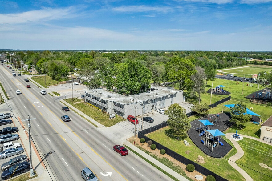 Primary Photo Of 109 S 9th Ave, Broken Arrow Apartments For Sale