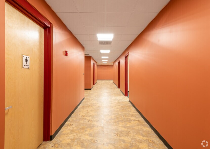 More Photos Of 78 Barnum Rd, Devens Light Manufacturing For Lease