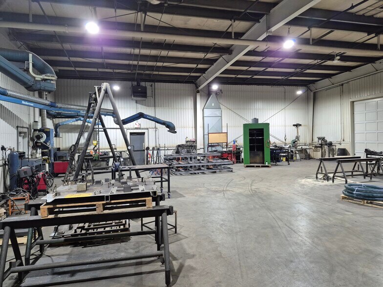 More Photos Of 280 Centre St, Petrolia Manufacturing For Lease