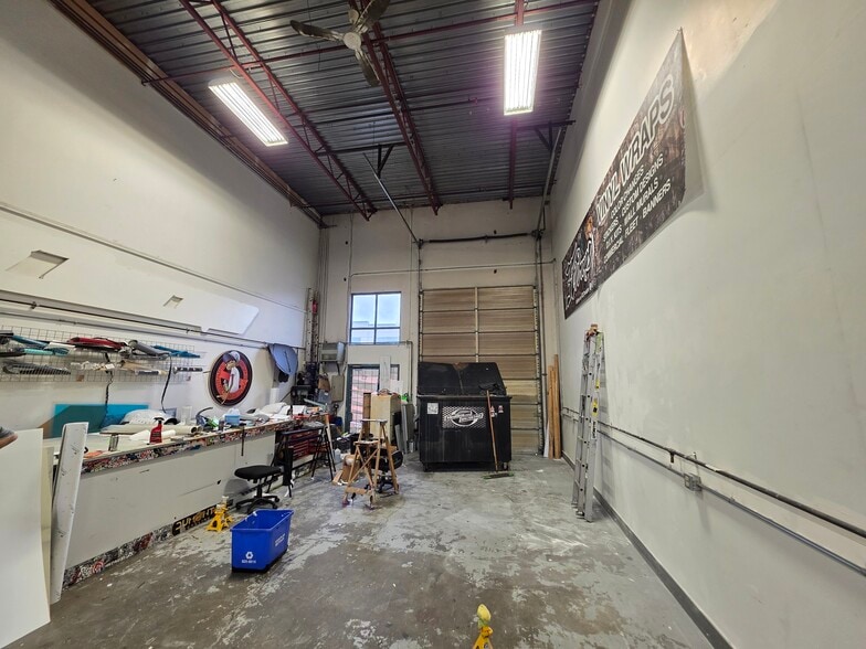 More Photos Of 1833 Coast Meridian Rd, Port Coquitlam Warehouse For Sale