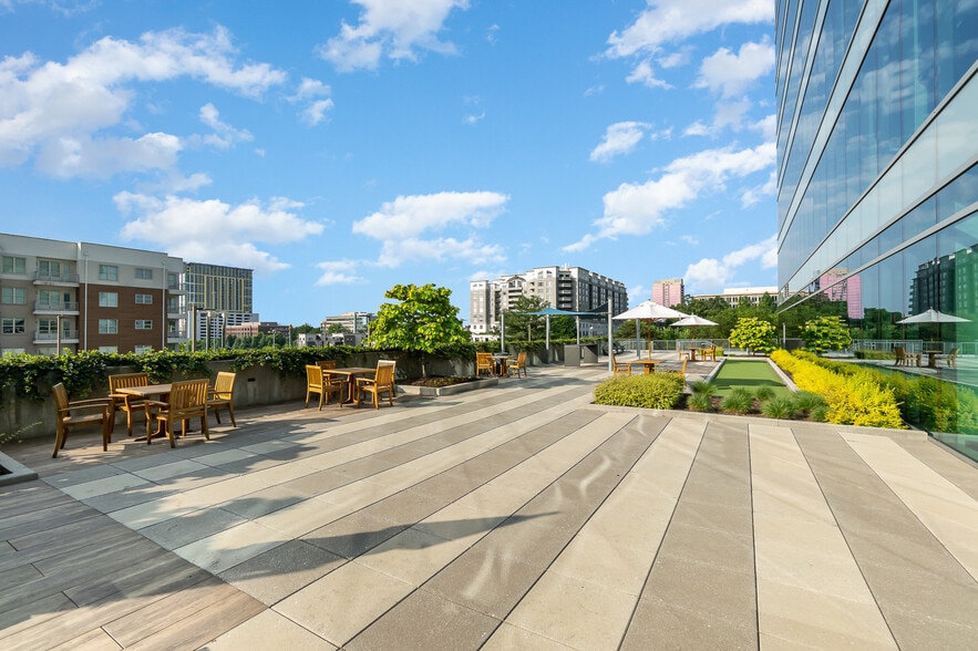 More Photos Of 615 S College St, Charlotte Office For Lease