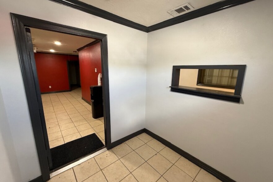 More Photos Of 3024 Commerce St, Port Arthur Warehouse For Sale