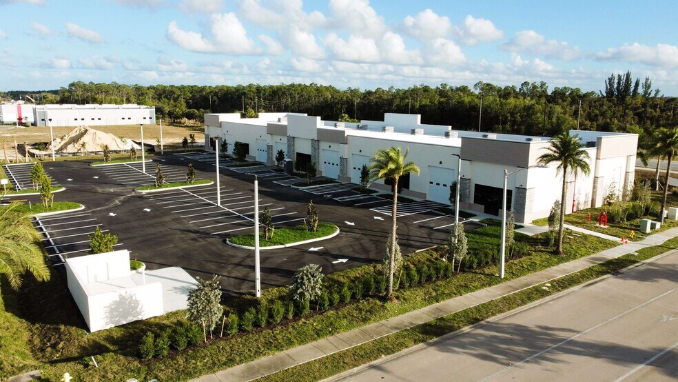 More Photos Of 12271 Itec Park Dr, Fort Myers General Retail For Sale