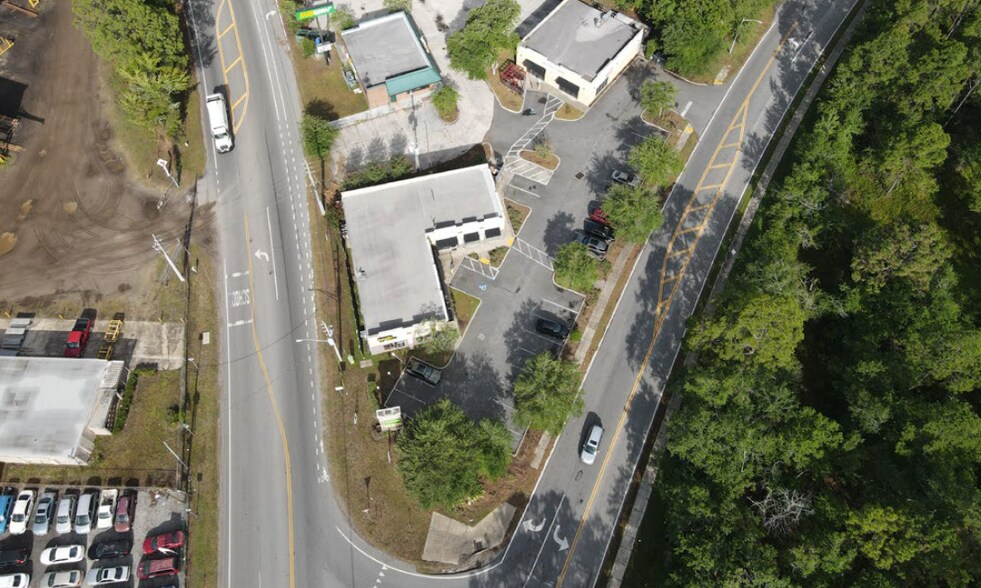 More Photos Of 8209 W Beaver St, Jacksonville Freestanding For Sale