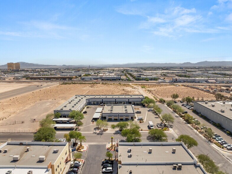 More Photos Of 4570 W Post Rd, Las Vegas Showroom For Lease