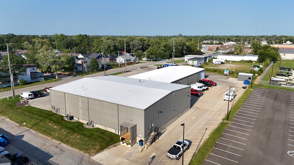 More Photos Of 200 E Lafayette St, Bloomington Service For Sale