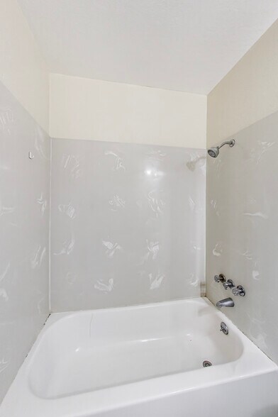 More Photos Of 20317 Wisteria St, Castro Valley Apartments For Sale