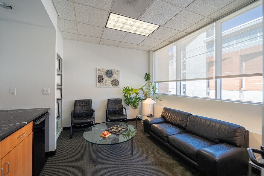 More Photos Of 409-411 Manville Rd, Pleasantville Medical For Lease