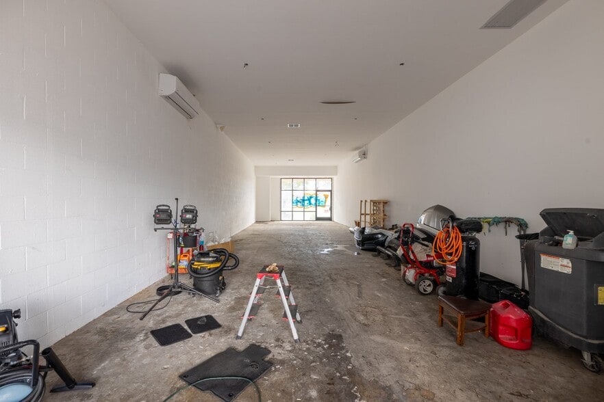 More Photos Of 19739-19749 Sherman Way, Canoga Park Storefront For Sale