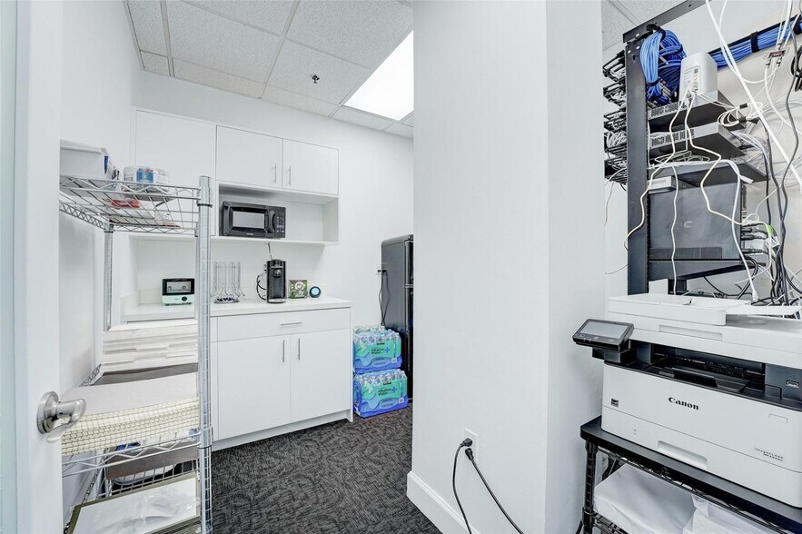 More Photos Of 2455 E Sunrise Blvd, Fort Lauderdale Loft Creative Space For Sale