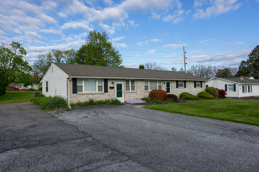 Primary Photo Of 352 S Sporting Hill Rd, Mechanicsburg Office Residential For Sale