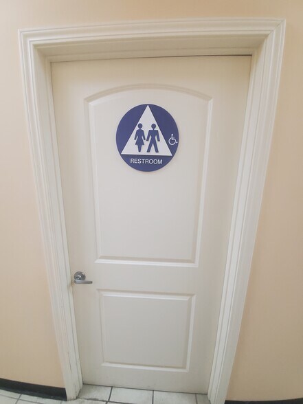 More Photos Of 5635 Cahuenga Blvd, North Hollywood Storefront Retail Office For Sale