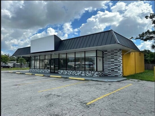 More Photos Of 2108 49th St S, Saint Petersburg Storefront For Sale