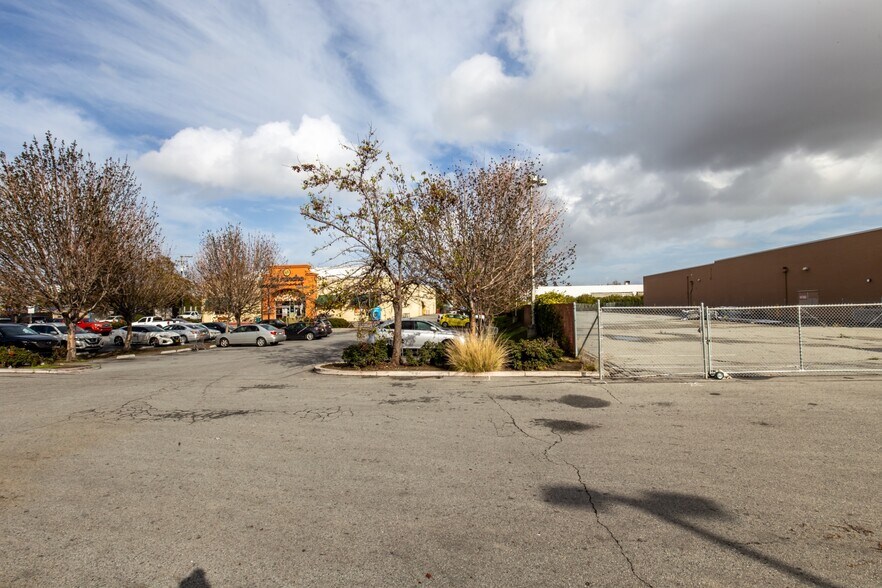 More Photos Of 150 Charter St, Redwood City Land For Sale
