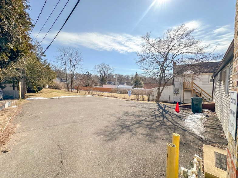 More Photos Of 1201 Easton Rd, Roslyn Medical For Lease