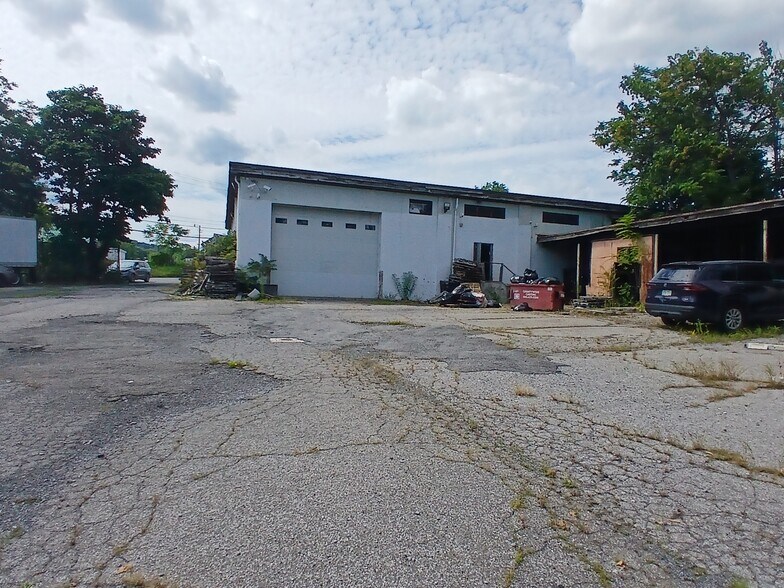 More Photos Of 20 Deyo Pl, Newburgh Warehouse For Sale