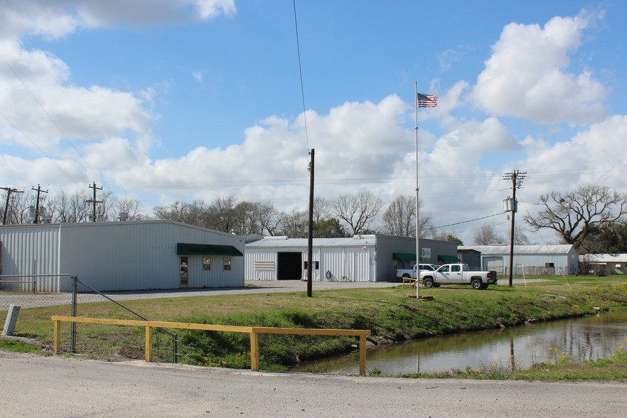 Primary Photo Of 2075 Bayou Blue Rd, Houma Warehouse For Lease