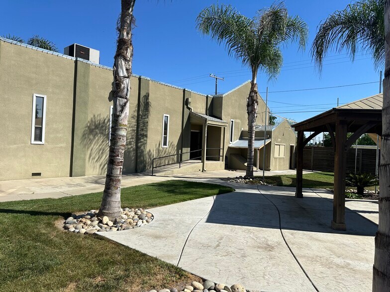 More Photos Of 1001 W Noble Ave, Visalia Specialty For Sale