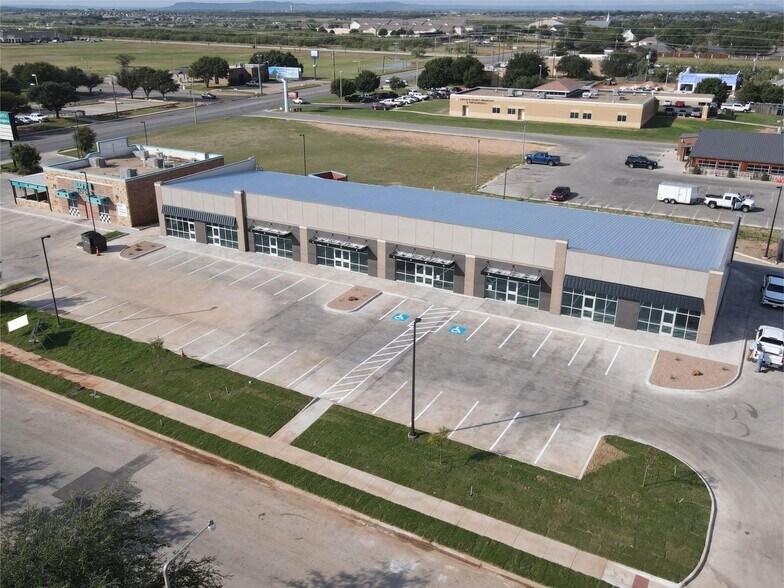 More Photos Of 24 Hospital Dr, Abilene Storefront Retail Office For Lease