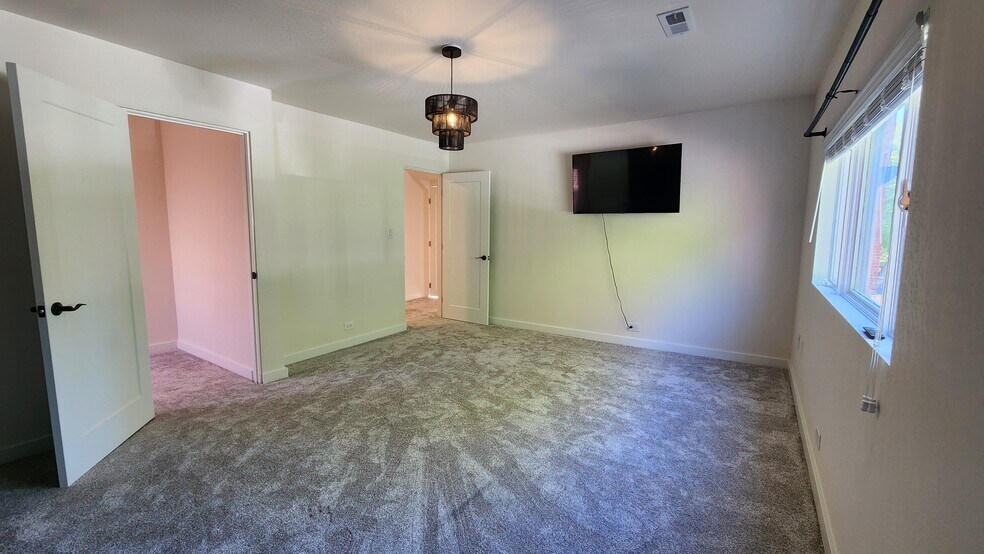 More Photos Of 204 S Coeur D Alene Ave, Harrison Restaurant For Sale