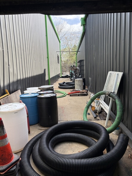 More Photos Of 1818 Scherer Pky, Saint Charles Warehouse For Sale