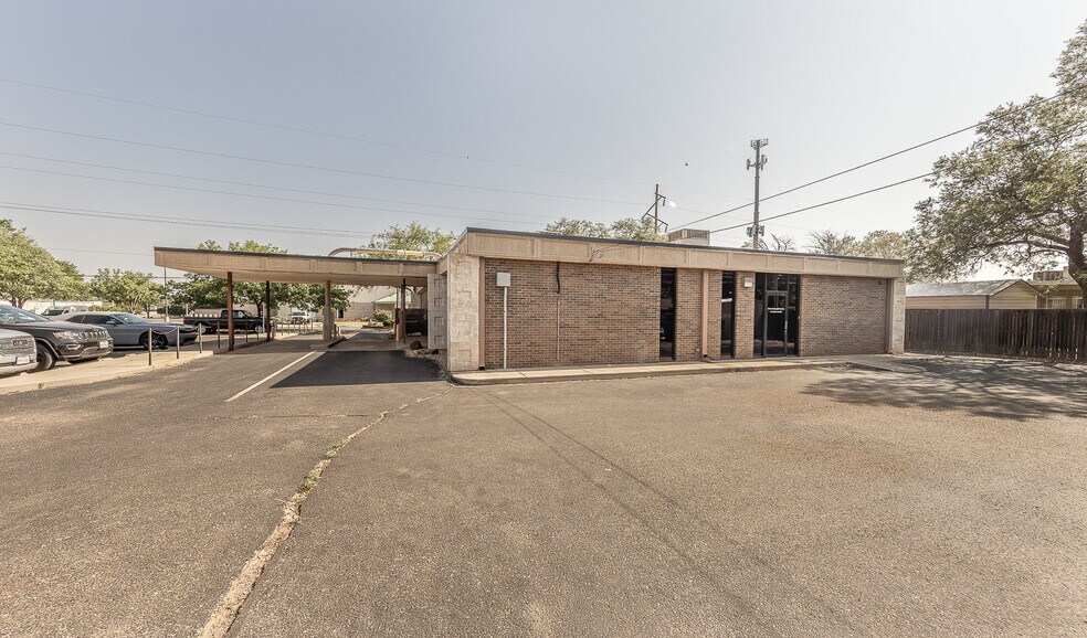 More Photos Of 2599 74th St, Lubbock Office For Sale