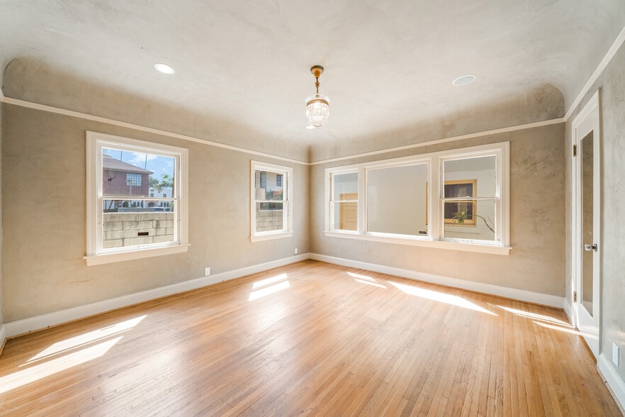 More Photos Of 702-704 E Chapman Ave, Orange Office For Lease