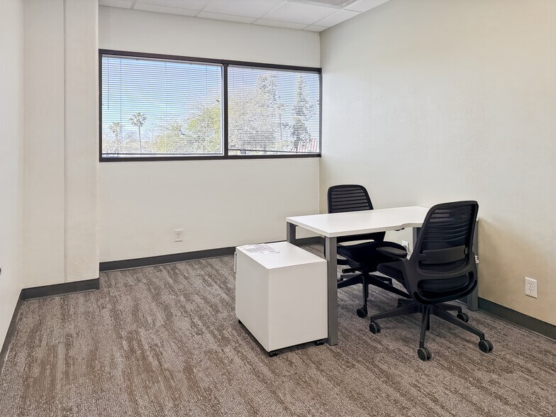 More Photos Of 5055 E Broadway Blvd, Tucson Coworking Space