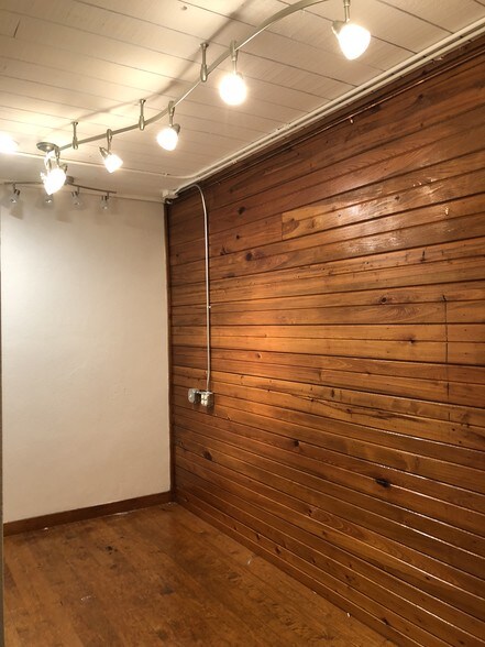 More Photos Of 1024 E North St, Greenville Office For Lease