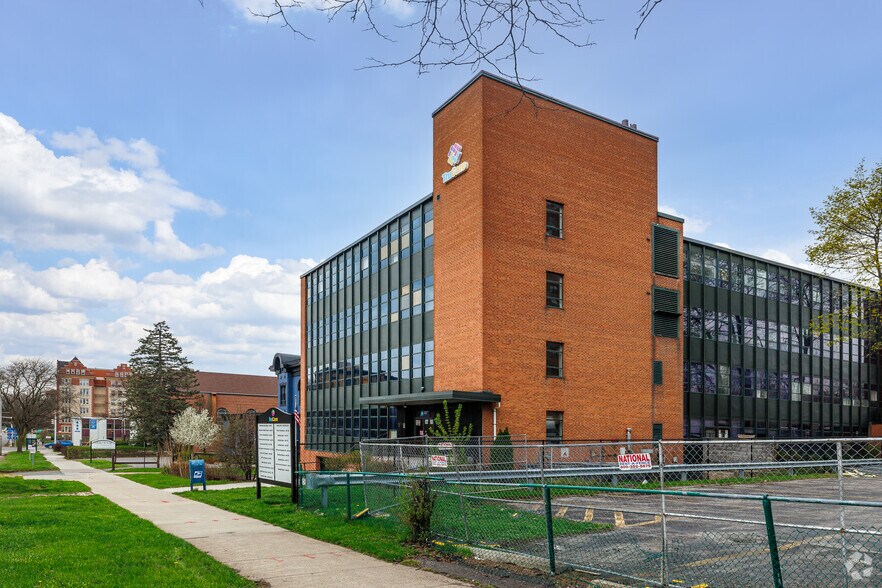 More Photos Of 731 James St, Syracuse Office Residential For Lease
