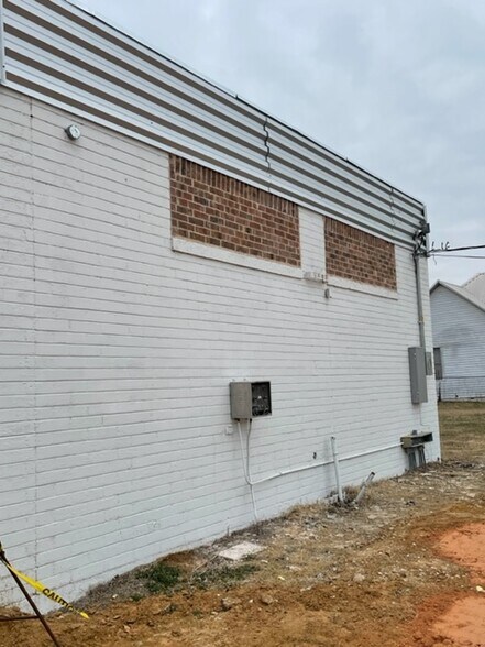 More Photos Of 212 N Austin Ave, Denison Bank For Sale