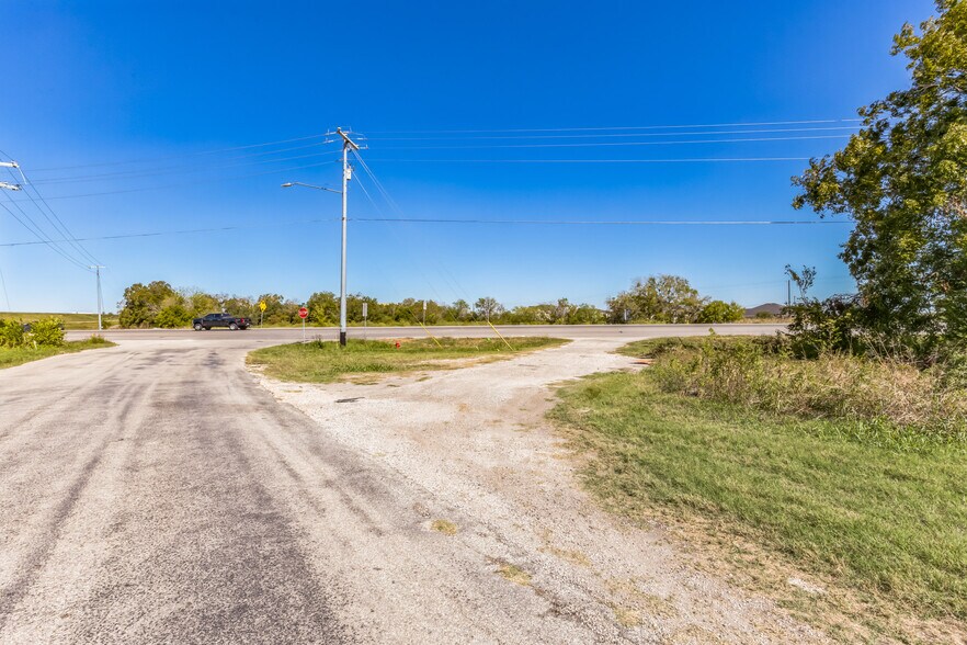 More Photos Of 2100 San Antonio Street, Lockhart Land For Sale